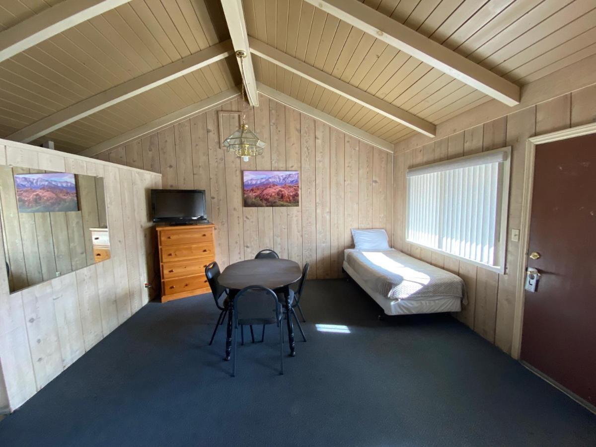 Bristlecone Motel Big Pine Eksteriør billede