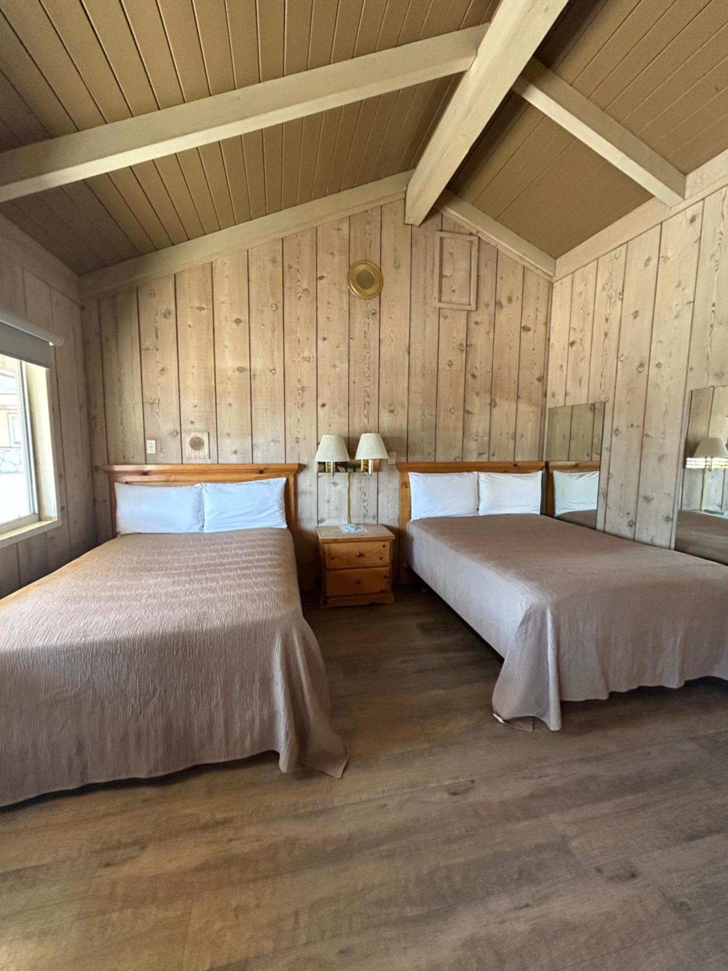 Bristlecone Motel Big Pine Eksteriør billede