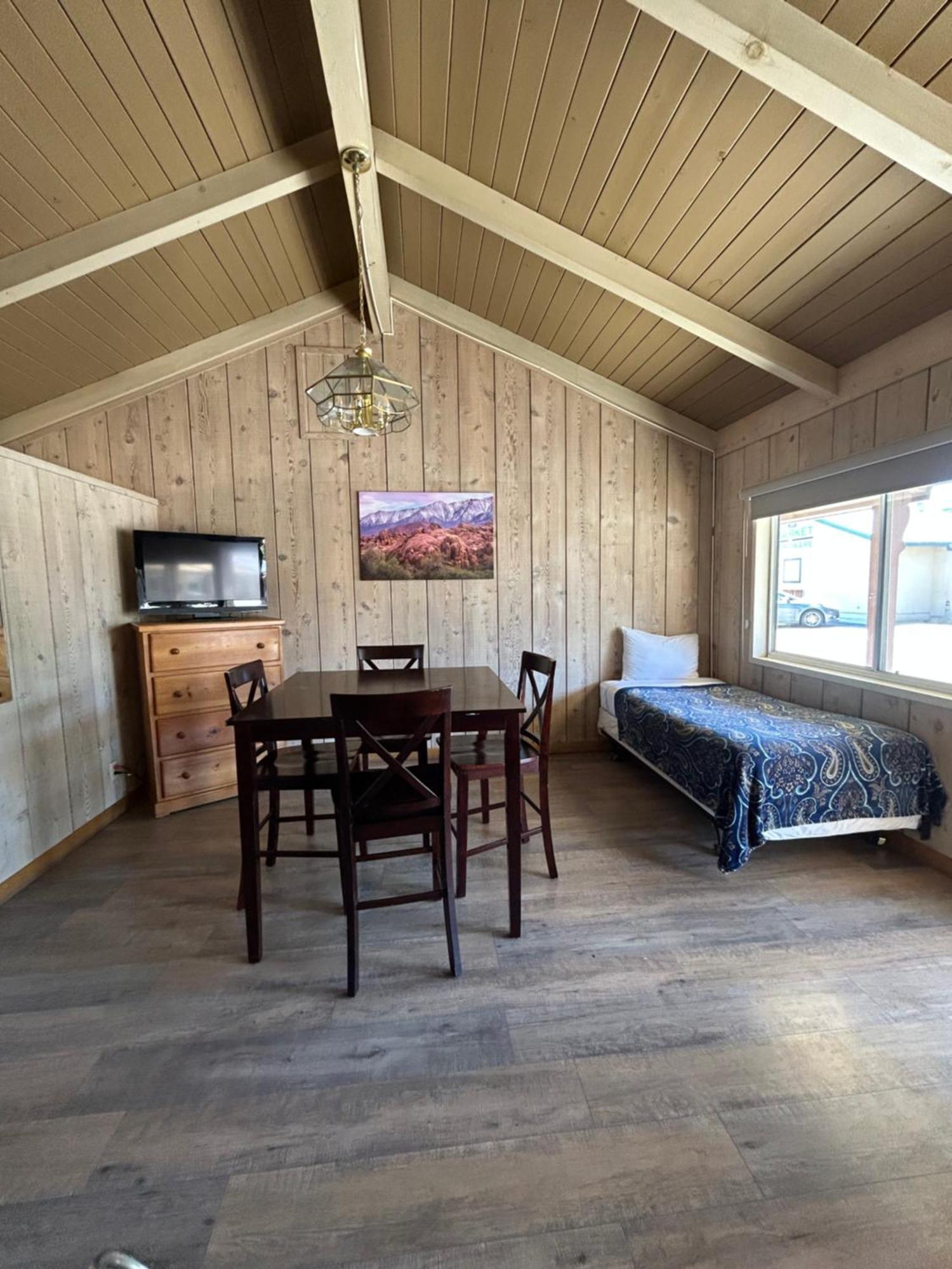 Bristlecone Motel Big Pine Eksteriør billede