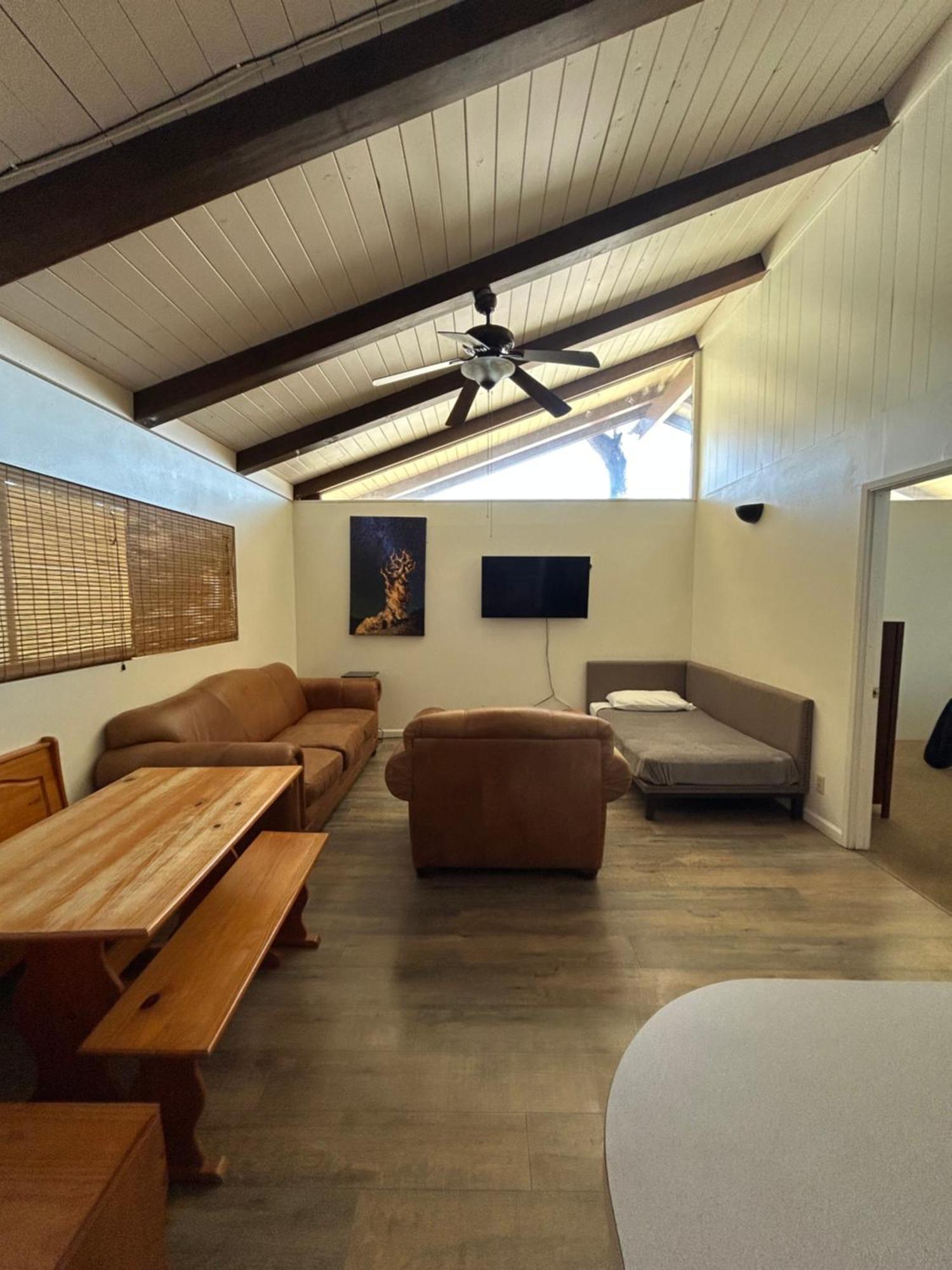 Bristlecone Motel Big Pine Eksteriør billede