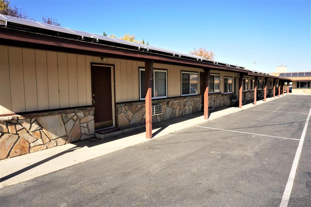 Bristlecone Motel Big Pine Eksteriør billede